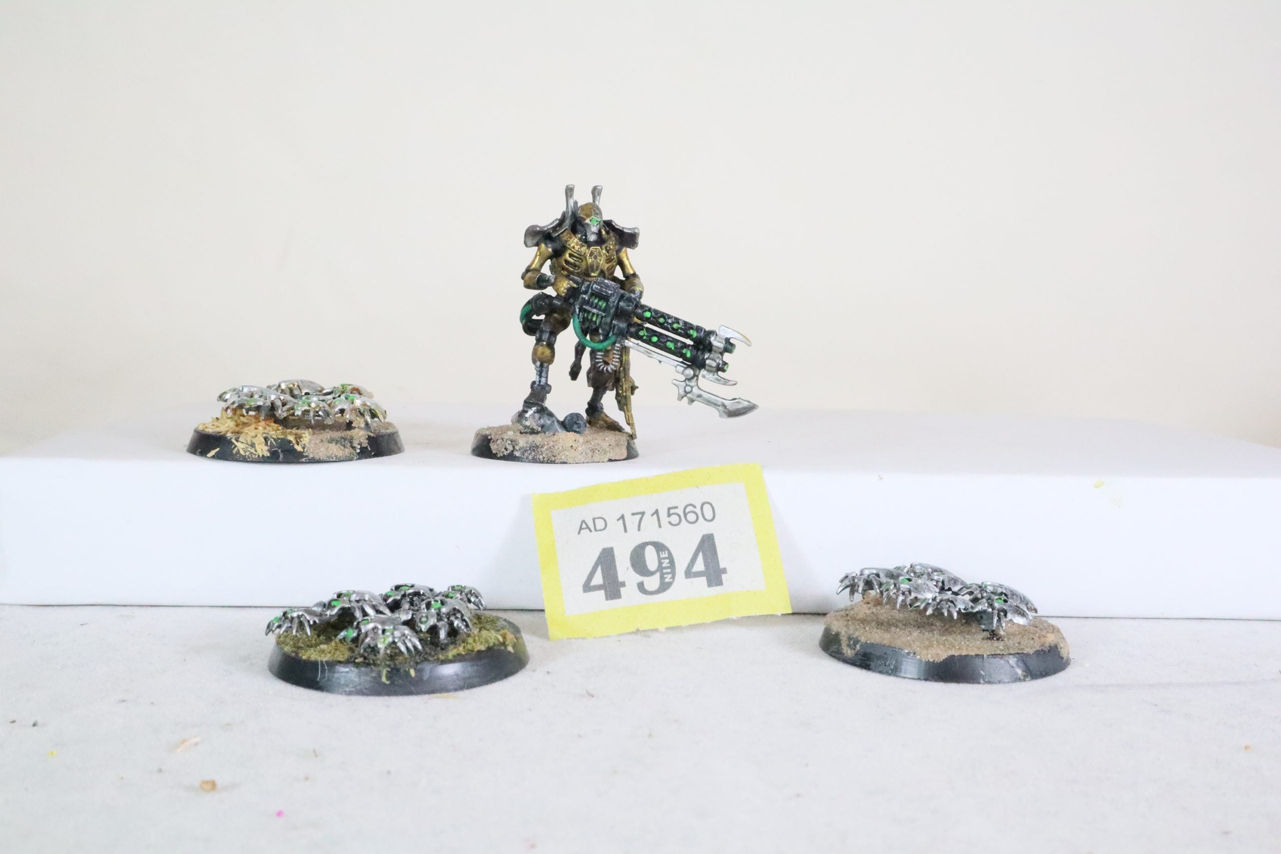 Royal Warden and 3 Canoptek Scarab Swarms