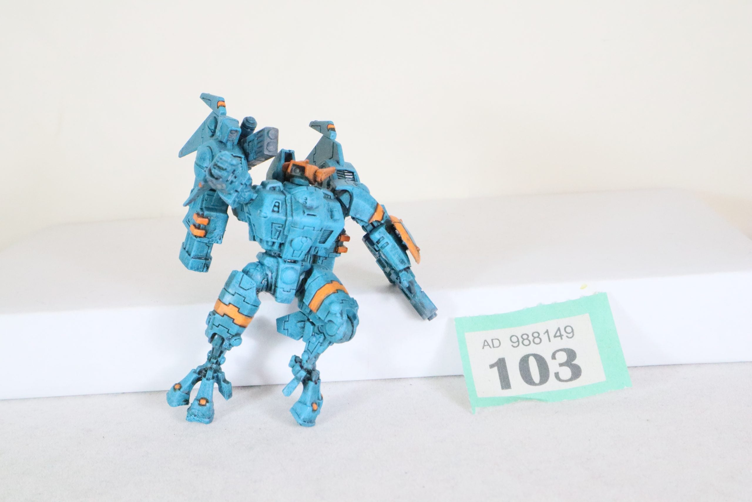 tau commander