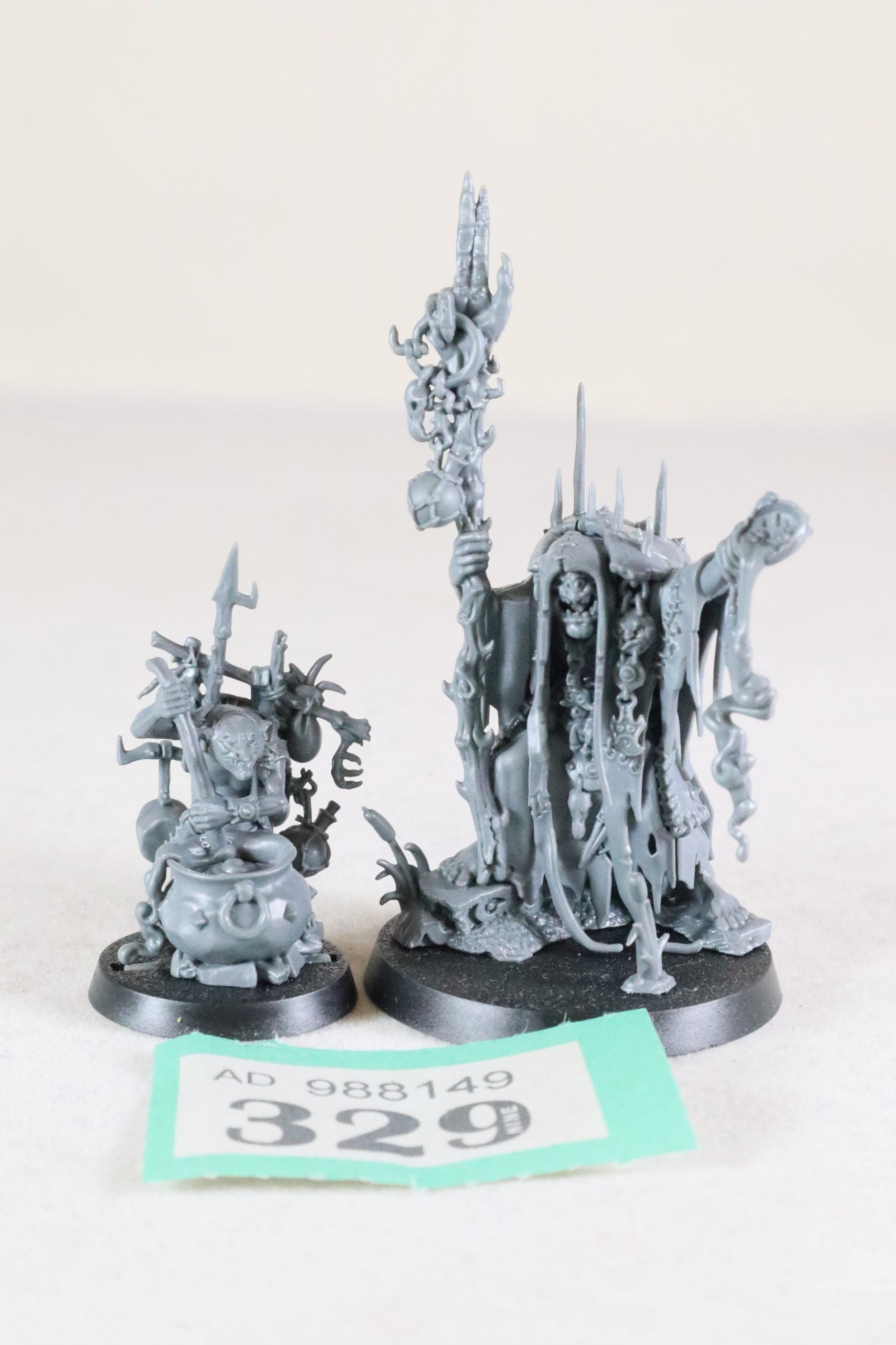 Swampcalla Shaman with Pot-grot (G329)