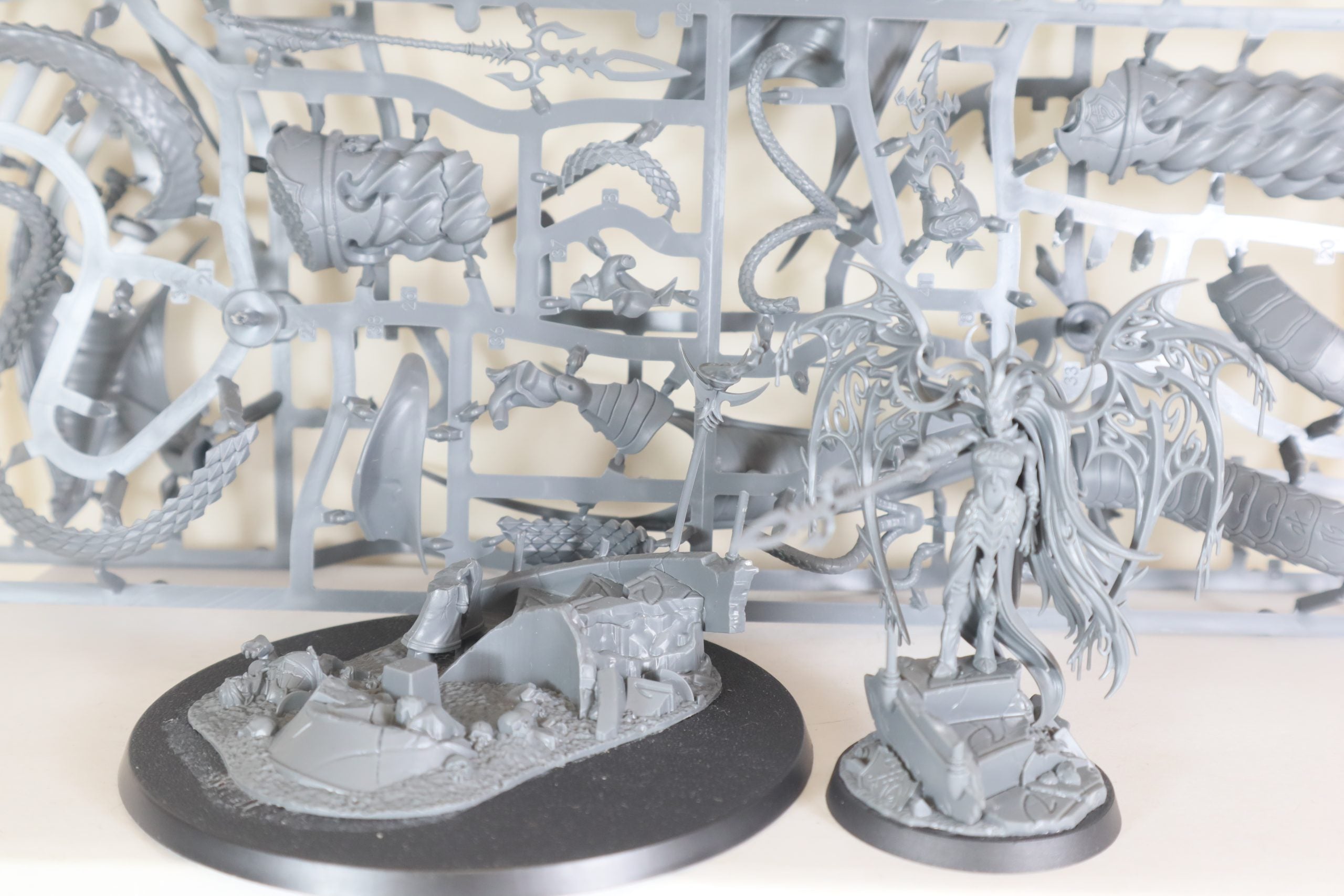 Morathi - Khaine and the Shadow Queen (Part-Built)