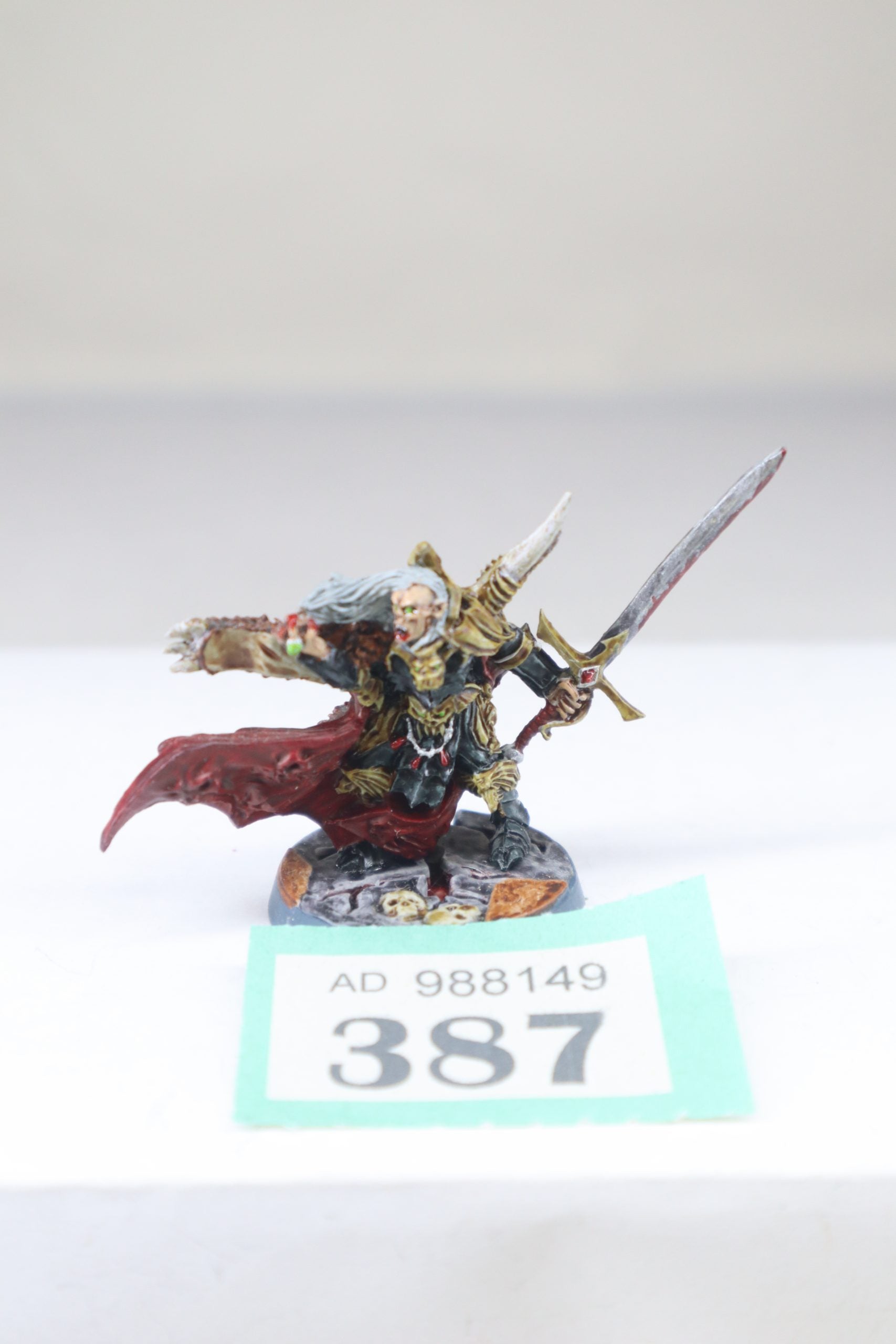 Vlad Von Carstein (Resin)