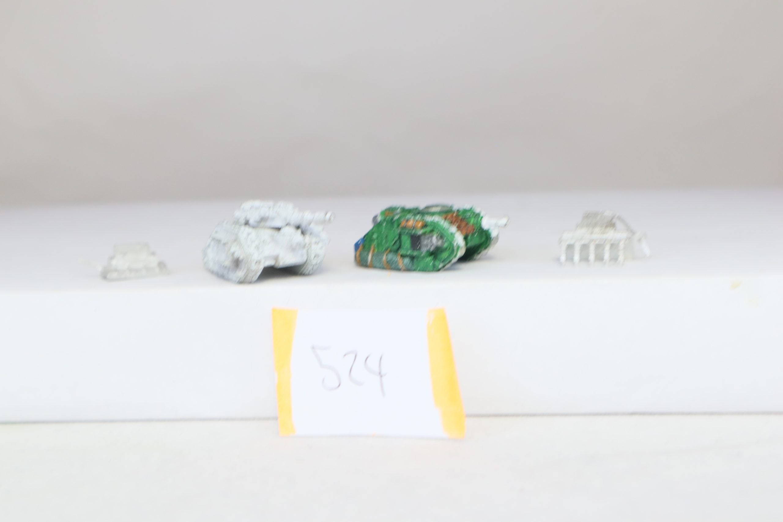 Warhammer Epic 40k: Metal leman russ tanks O524