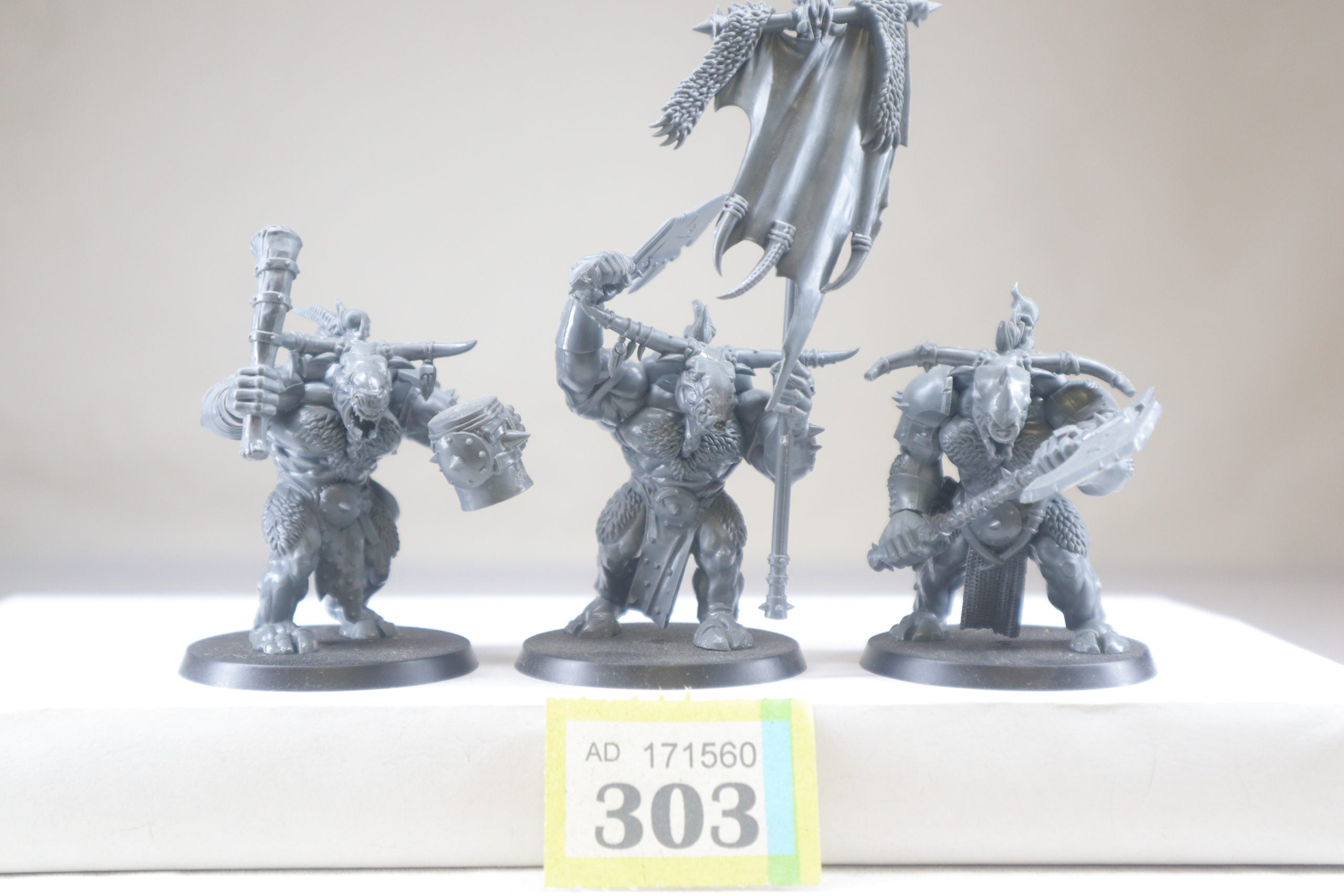Minotaurs Yb303