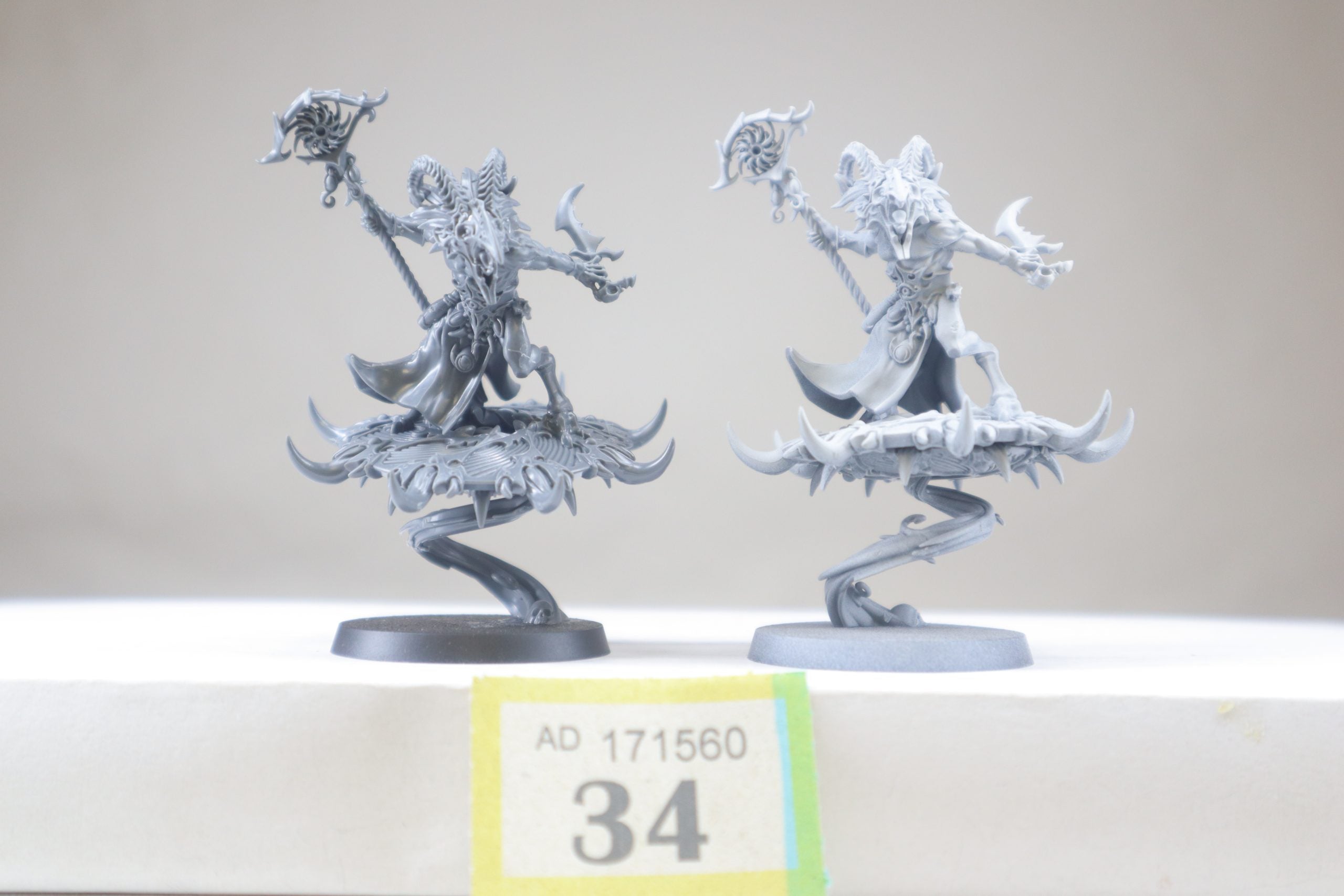 Tzaangor Shaman On Disc YB34