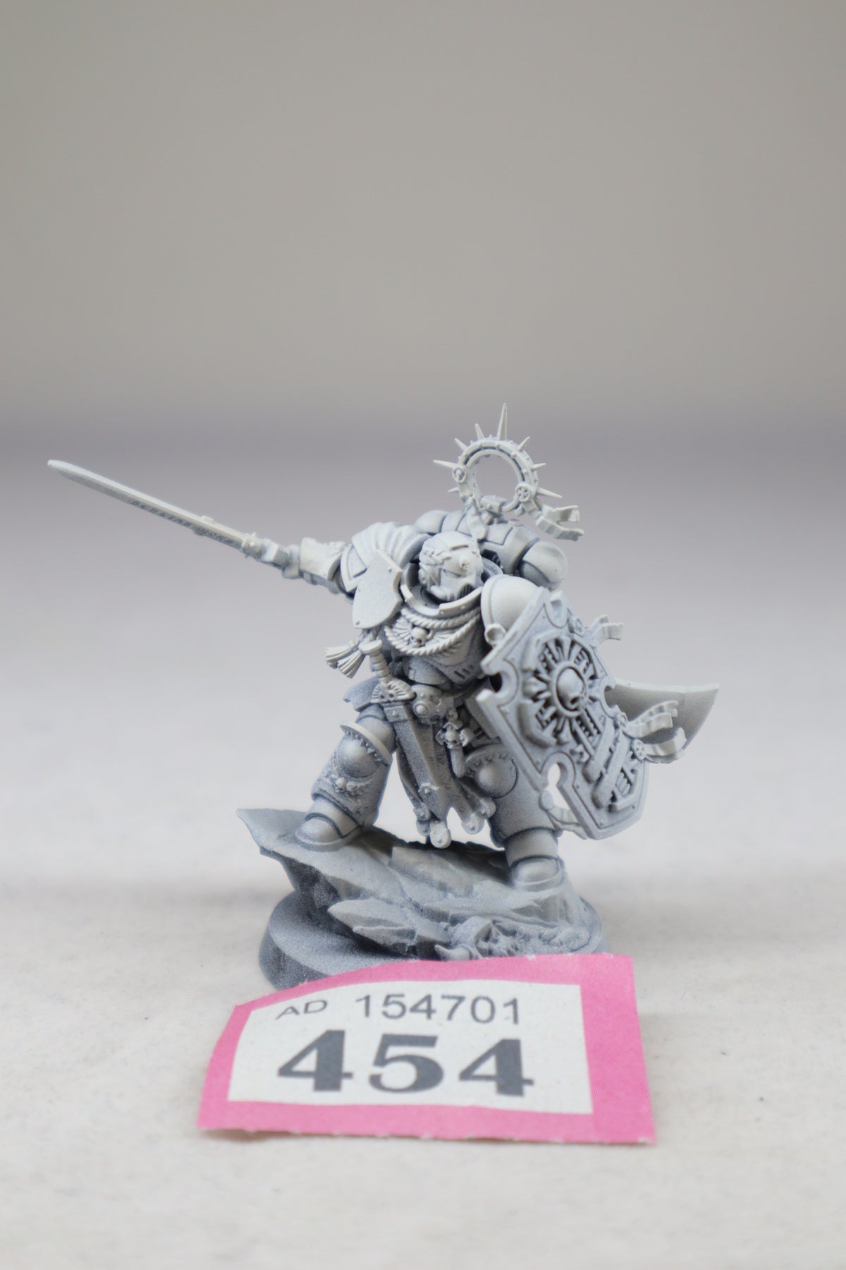 Armageddon Captain With Relic Shield