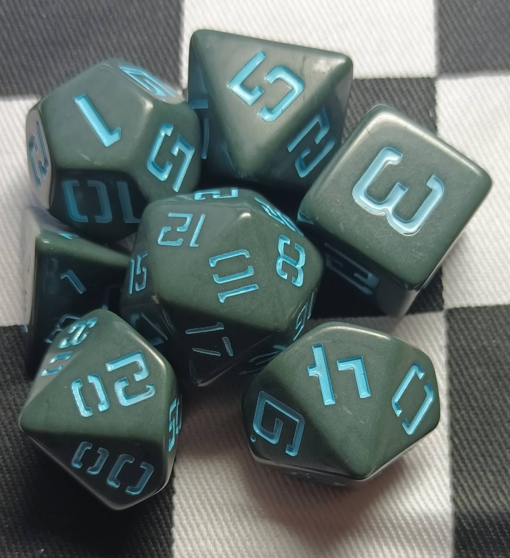 7 x Polyhedral Dice Legendary Pants Grey with Blue