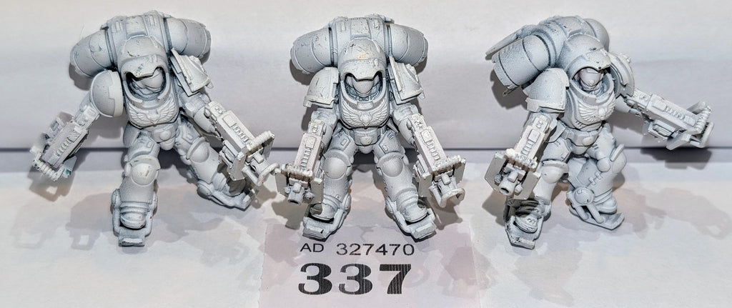 Inceptor Squad w/Imperial Fist Shoulder Pads