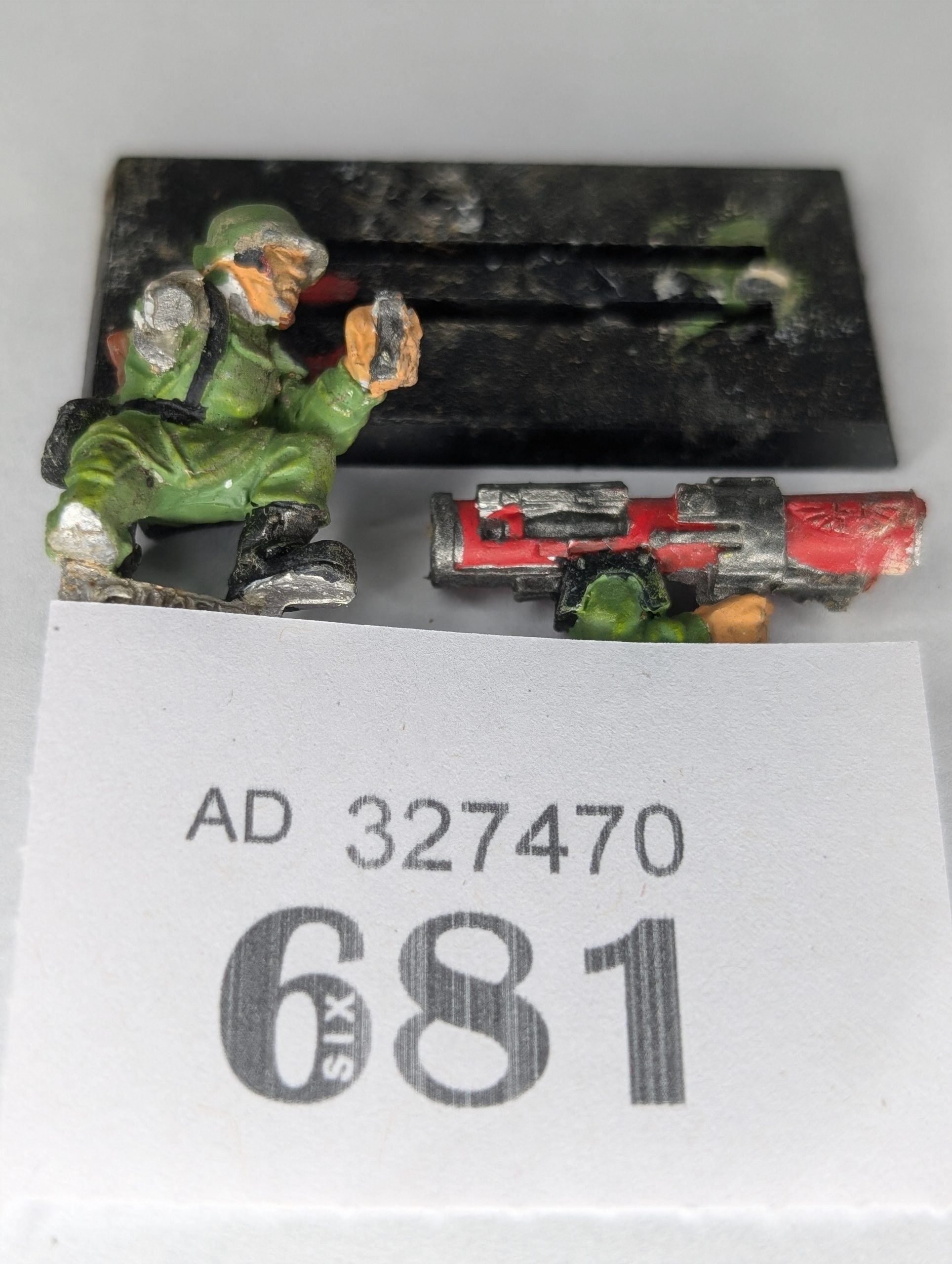 Cadian Guardsman Rocket Launcher 681 (Missing weapon stand)