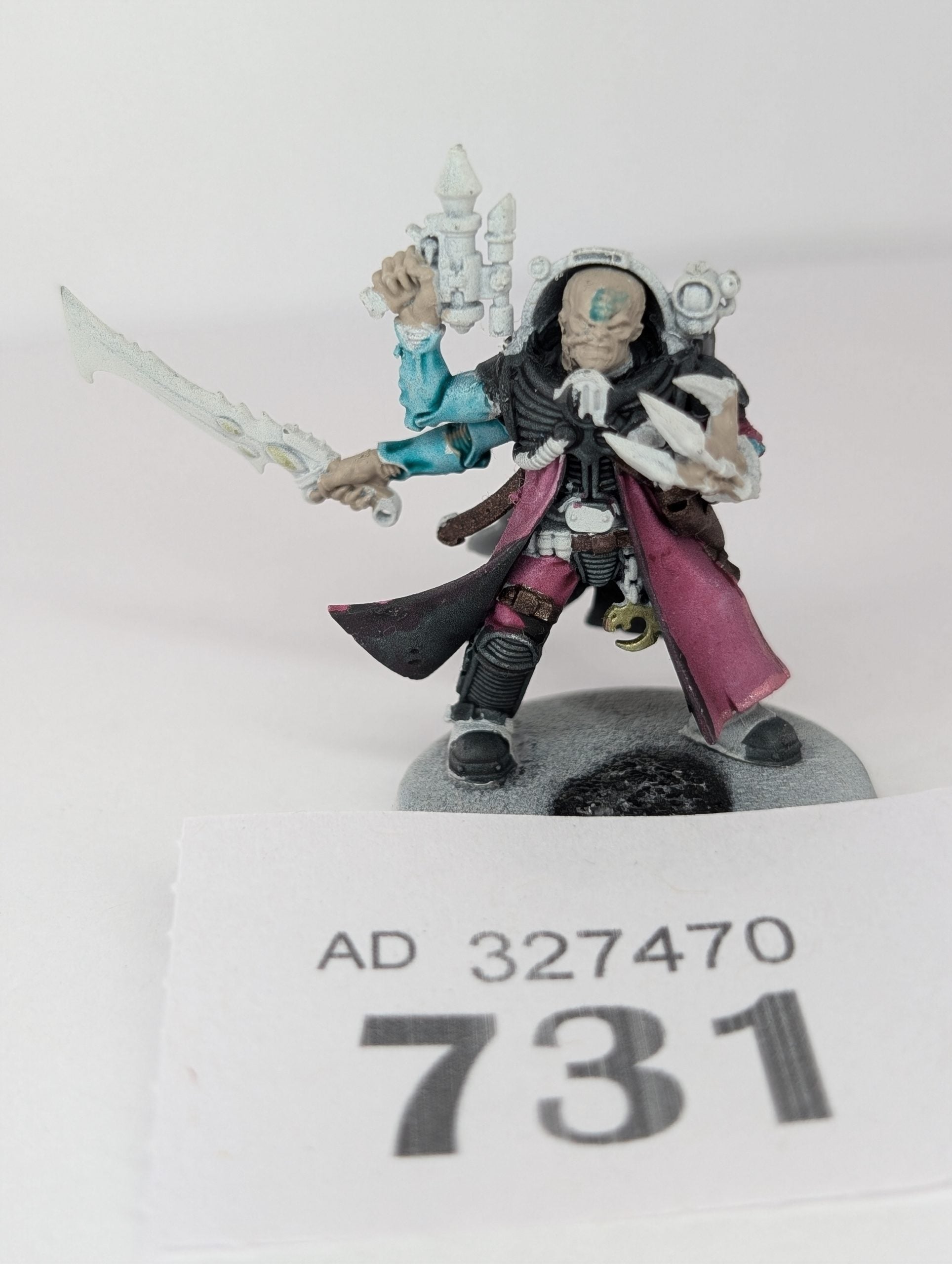 Primus armed with needle pistol, bonesword and toxin injector