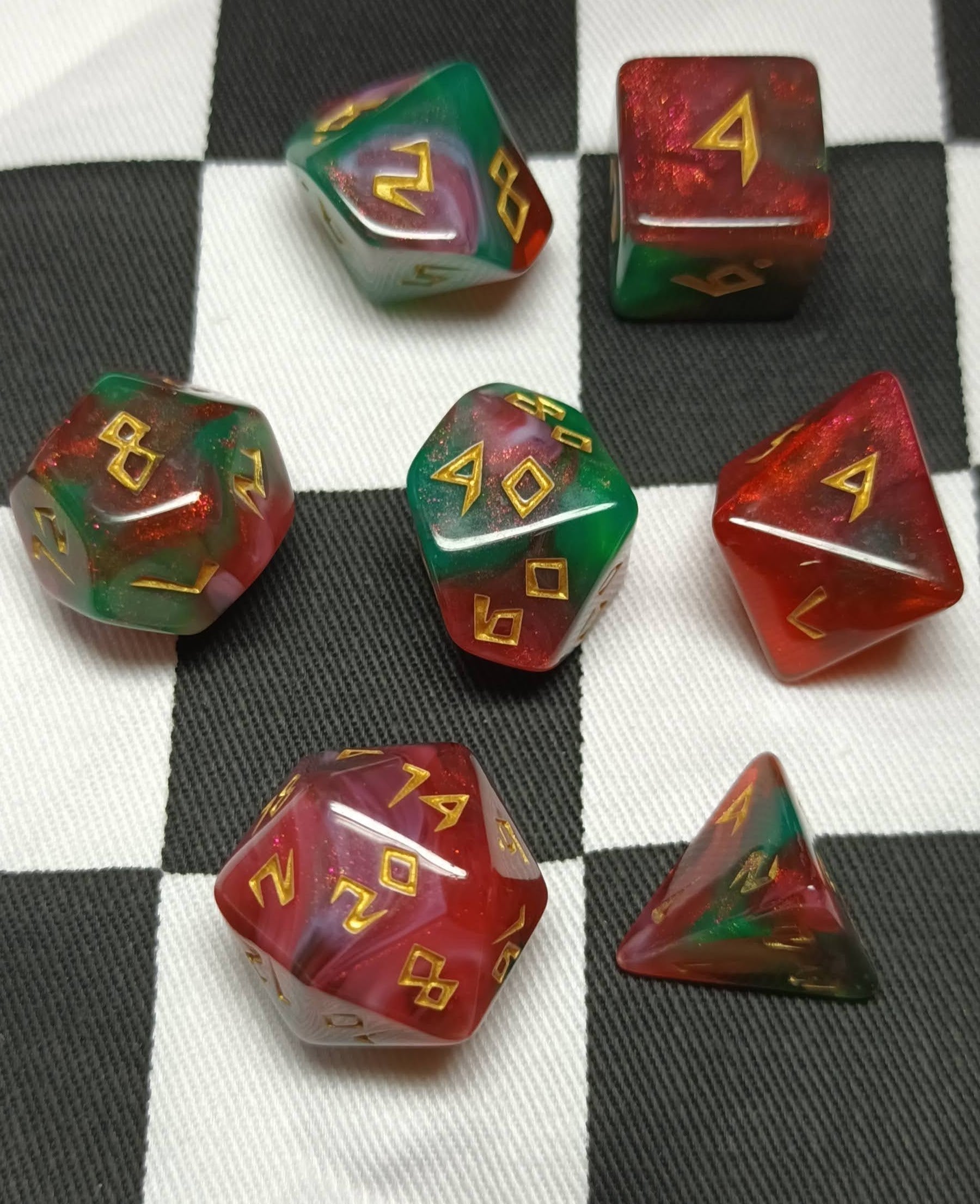 7 x Polyhedral Dice Rune Red Pink Green with Gold