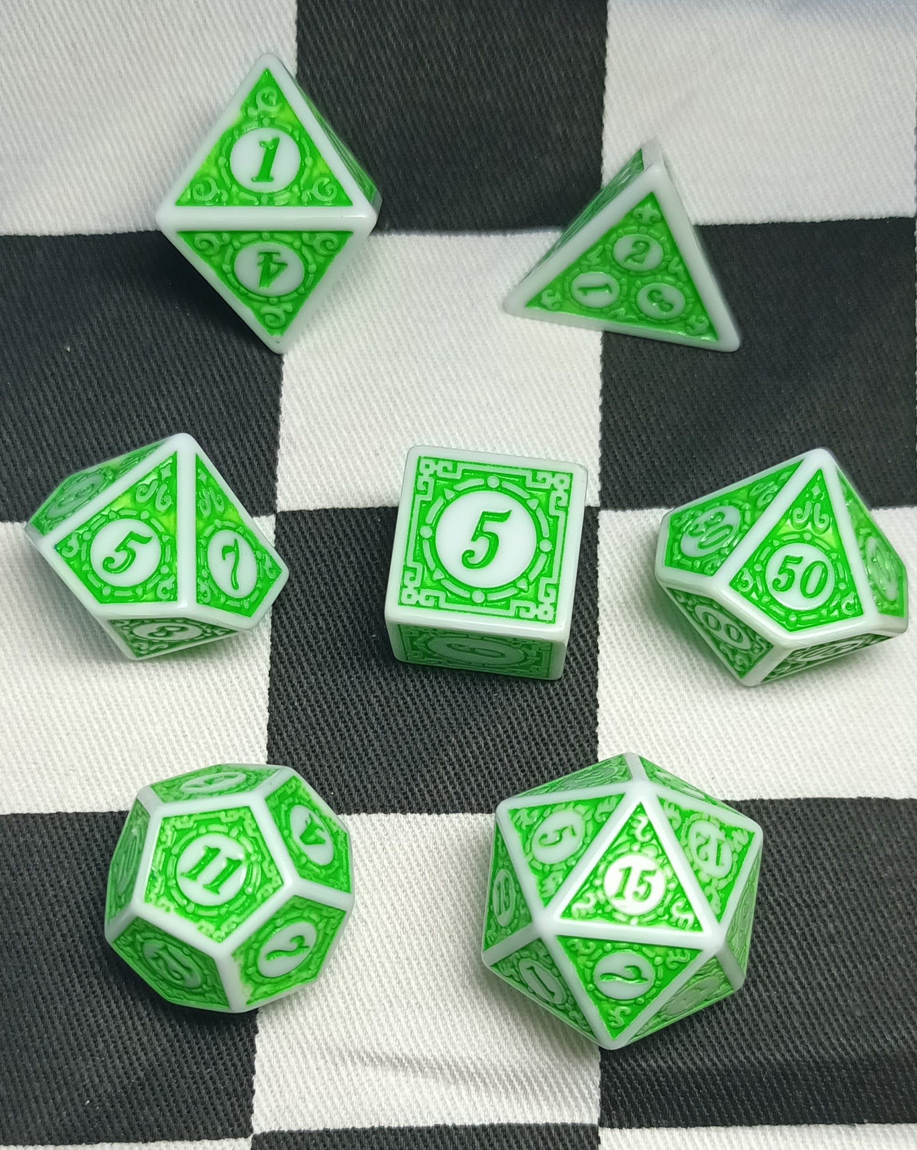 7 x Polyhedral Dice Sigil Magic White with Green