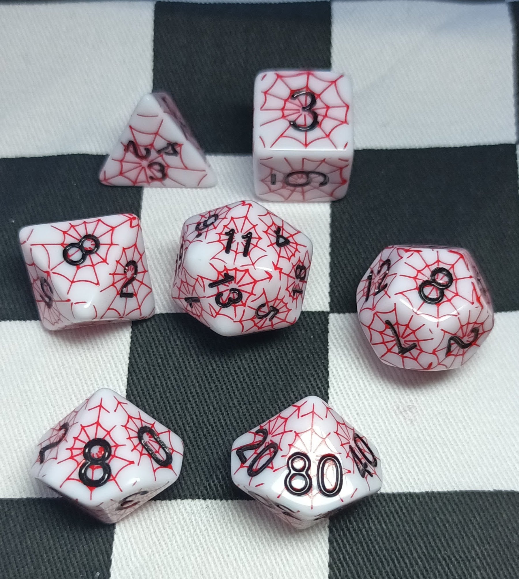 7 x Polyhedral Dice Spider White Red with Black