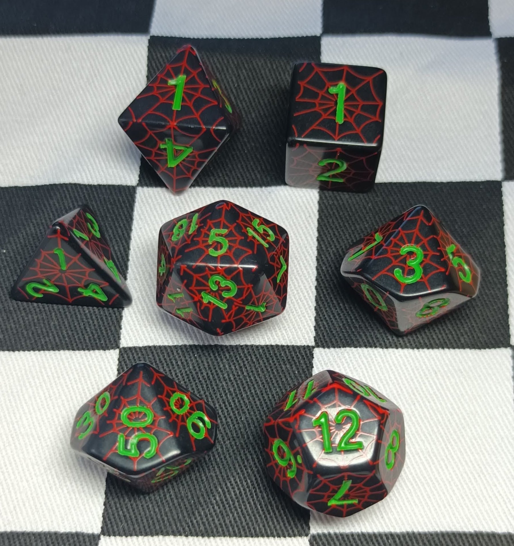 7 x Polyhedral Dice Spider Black Red with Green