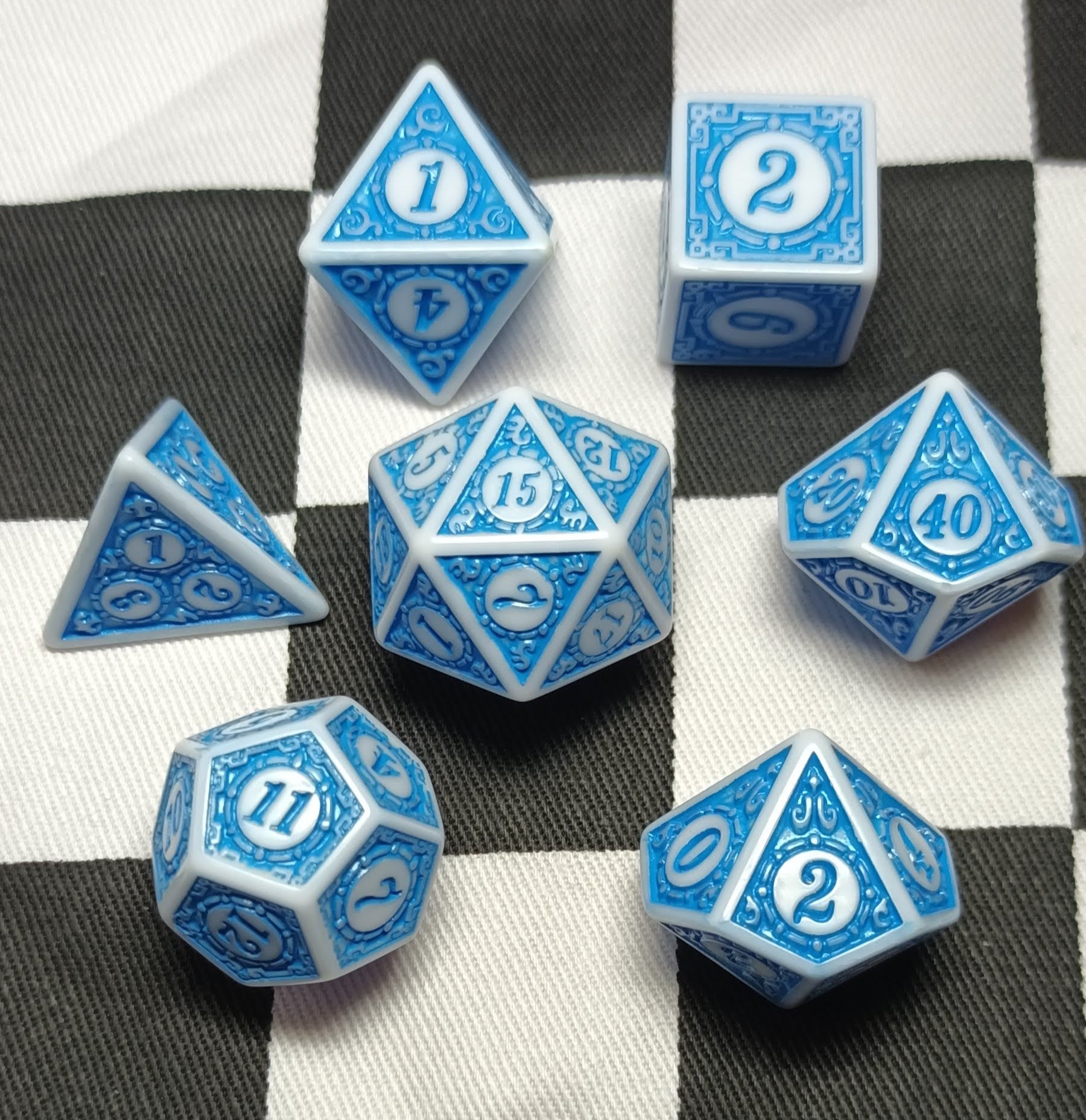 7 x Polyhedral Dice Sigil Magic White with Blue