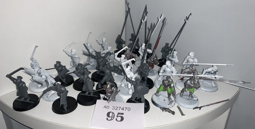 33 Uruk-hai Warriors (2 broken but complete)