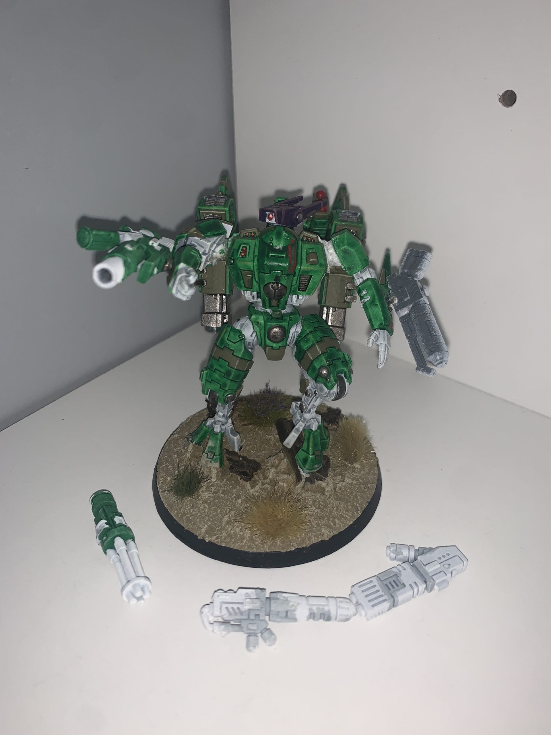 Tau Commander Magnatised, Painted to Table Top Standard