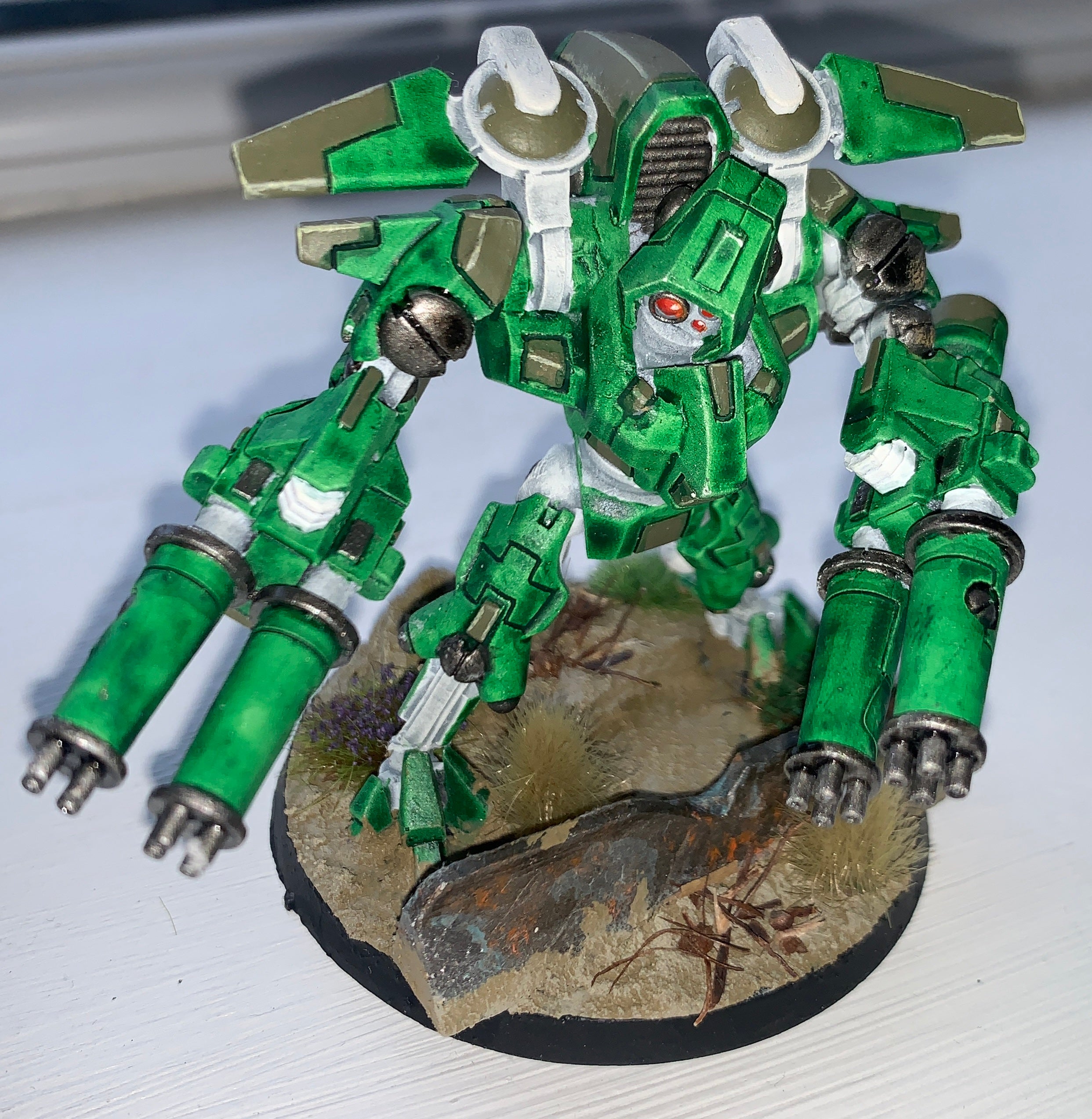XV9 with Twin-linked Burst Cannon Painted Table Top Standard